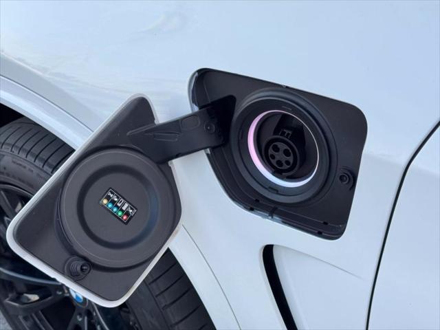 Photo of 2018 White BMW X5 eDrive