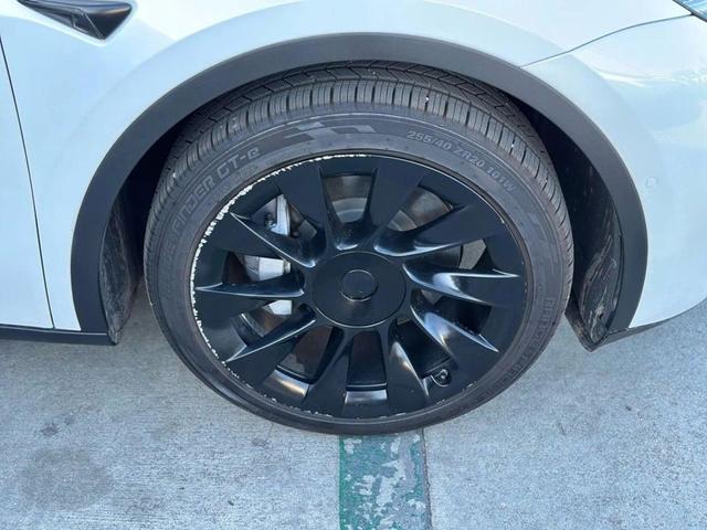 Photo of 2022 Pearl White Multi-Coat Tesla Model Y