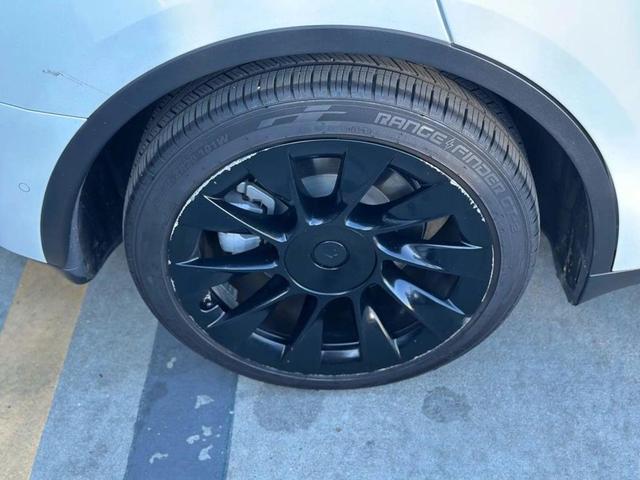 Photo of 2022 Pearl White Multi-Coat Tesla Model Y