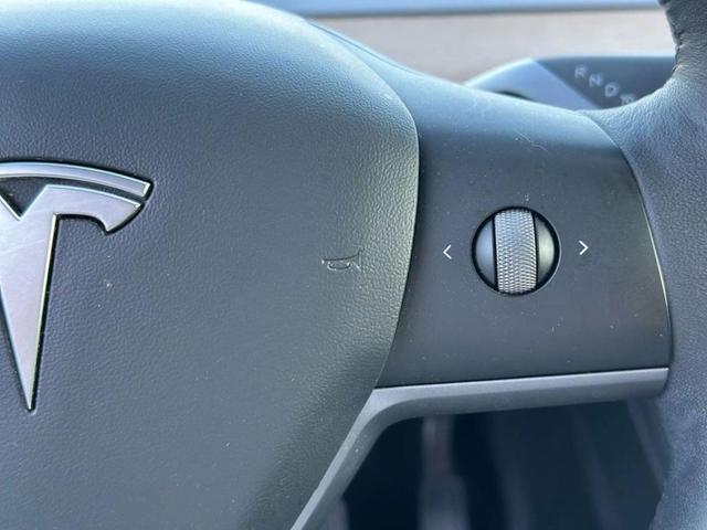 Photo of 2022 Pearl White Multi-Coat Tesla Model Y