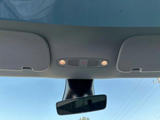 Photo of 2022 Pearl White Multi-Coat Tesla Model Y