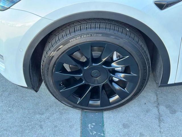 Photo of 2022 Pearl White Multi-Coat Tesla Model Y