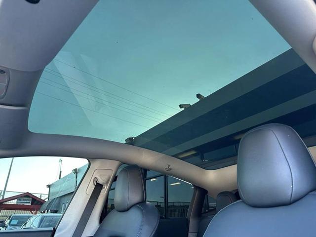 Photo of 2022 Pearl White Multi-Coat Tesla Model Y