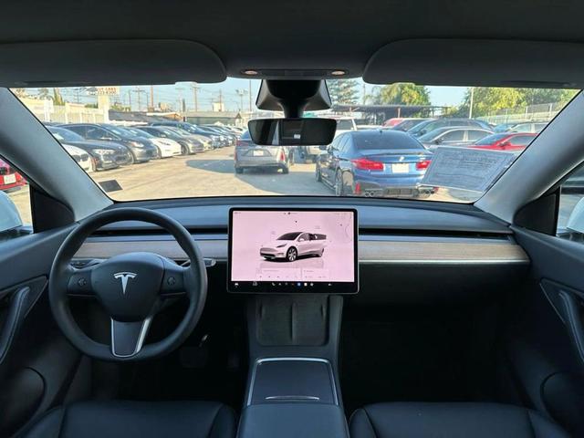 Photo of 2022 Pearl White Multi-Coat Tesla Model Y