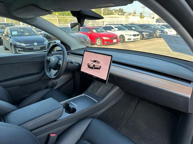 Photo of 2022 Pearl White Multi-Coat Tesla Model Y