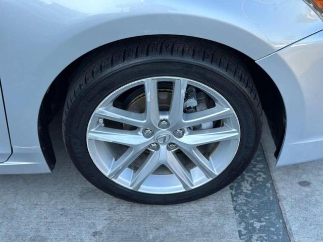 Photo of 2015 Silver Lexus CT 200h