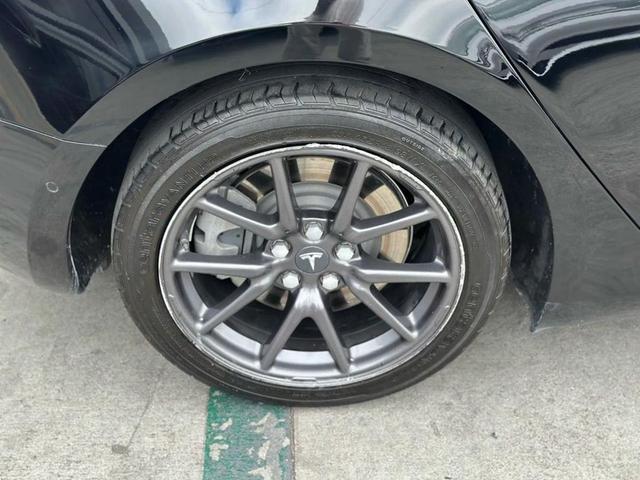 Photo of 2018 Black Tesla Model 3