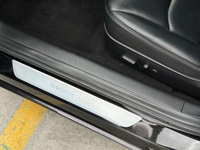 Photo of 2018 Black Tesla Model 3