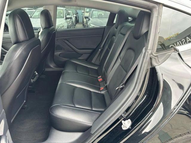 Photo of 2018 Black Tesla Model 3