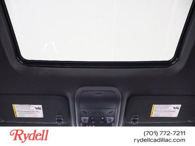 Photo of 2023 Crystal White Tricoat Cadillac XT6