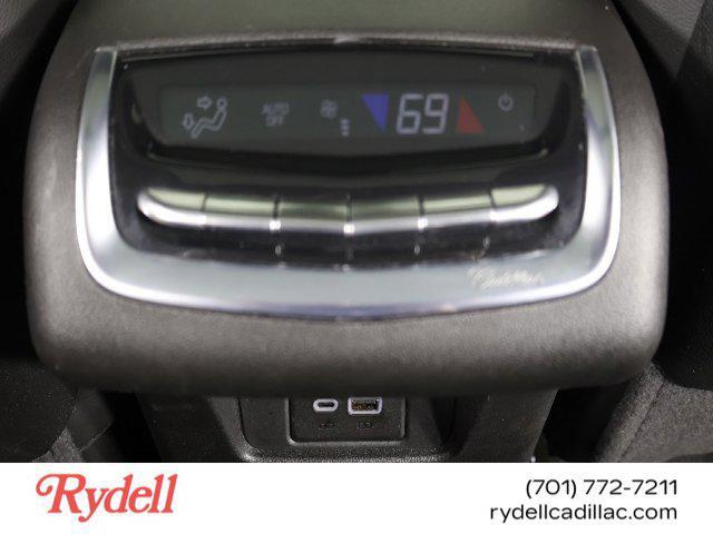 Photo of 2023 Crystal White Tricoat Cadillac XT6