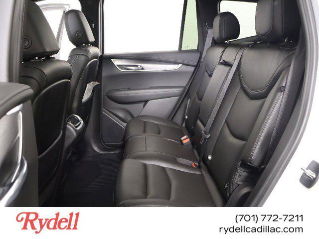 Photo of 2023 Crystal White Tricoat Cadillac XT6