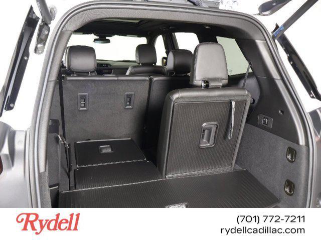 Photo of 2023 Crystal White Tricoat Cadillac XT6
