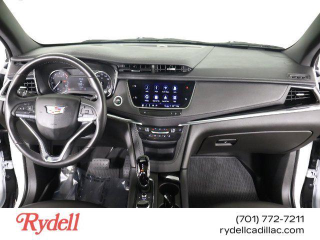 Photo of 2023 Crystal White Tricoat Cadillac XT6