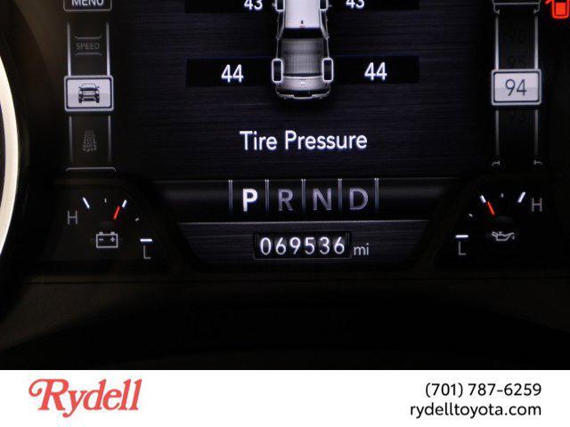 Photo of 2021 Diamond Black Crystal Pearlcoat RAM 1500