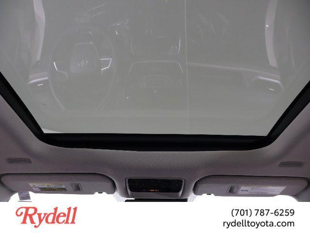 Photo of 2024 Coastal Cream Toyota Grand Highlander