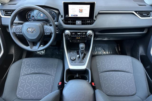 Photo of 2025 0040 Toyota RAV4 Hybrid