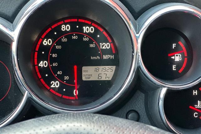 Photo of 2007 Super White 2 Toyota Matrix