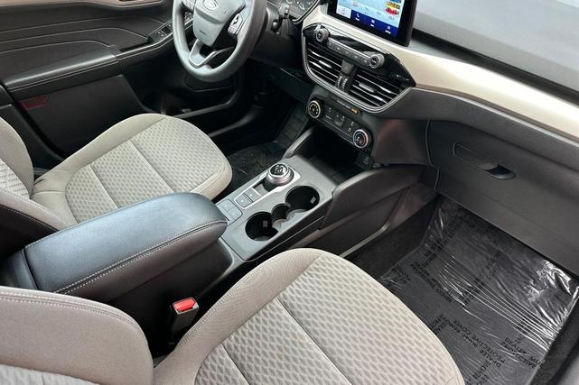 Photo of 2022 Agate Black Metallic Ford Escape