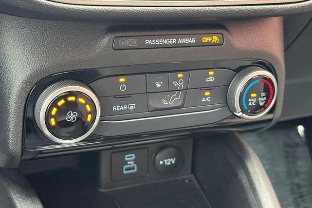 Photo of 2022 Agate Black Metallic Ford Escape