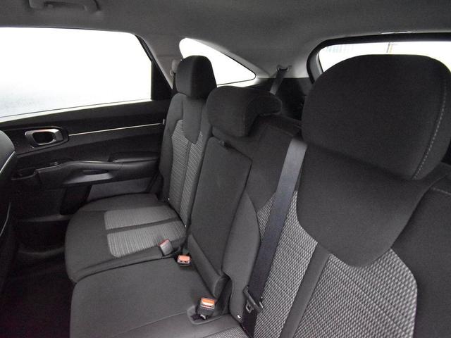 Photo of 2025 Glacial White Pearl Kia Sorento