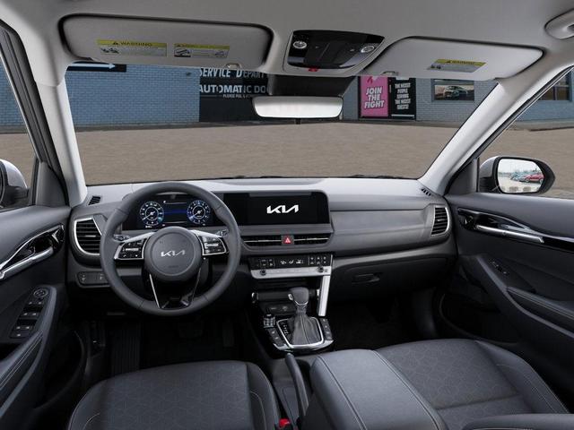 Photo of 2025 Snow White Pearl Kia Seltos