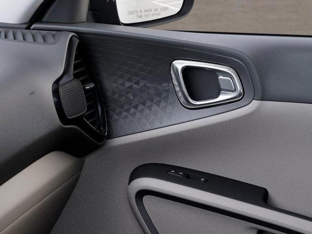 Photo of 2025 Inferno Red Kia Soul