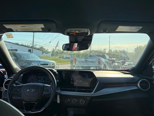 Photo of 2024 Summit White Chevrolet Trax