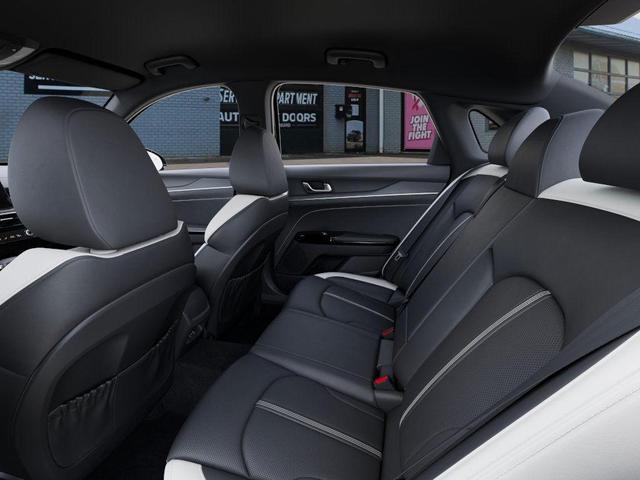 Photo of 2025 Aurora Black Pearl Kia K5