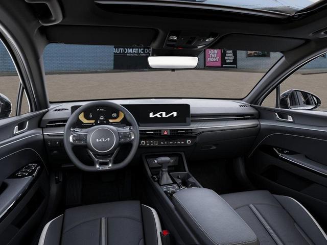 Photo of 2025 Wolf Gray Kia K5