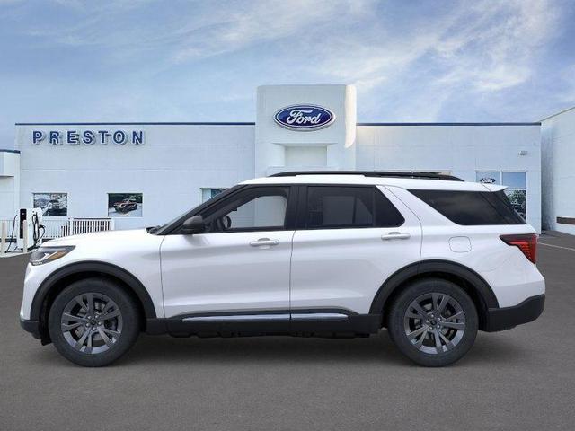 Photo of 2025 Space White Metallic Ford Explorer