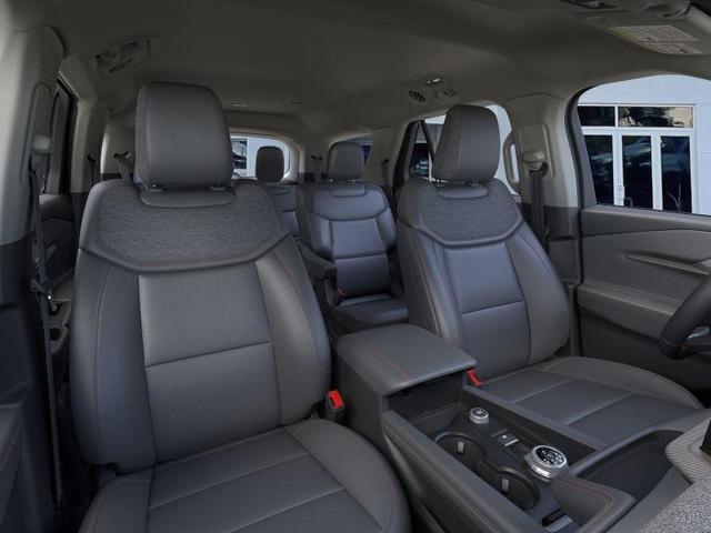 Photo of 2025 Space White Metallic Ford Explorer