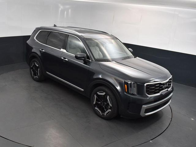 Photo of 2023 Gravity Gray Kia Telluride