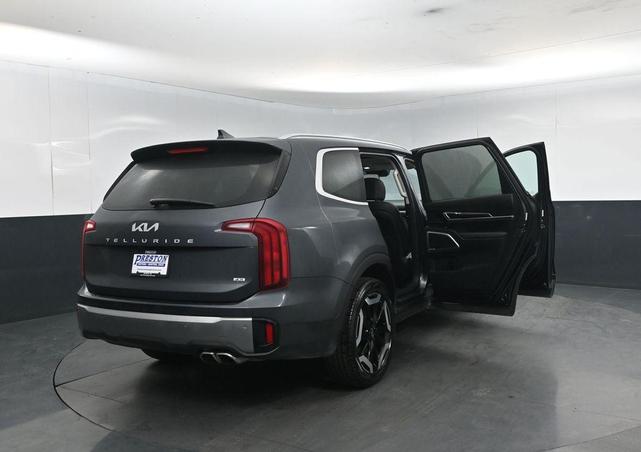 Photo of 2024 Gravity Gray Kia Telluride
