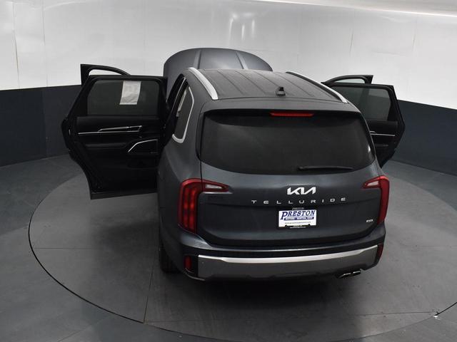 Photo of 2024 Gravity Gray Kia Telluride