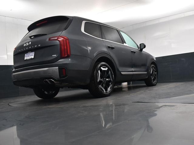 Photo of 2024 Gravity Gray Kia Telluride