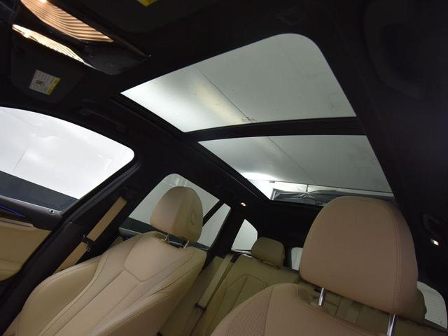 Photo of 2022 Jet Black BMW X3
