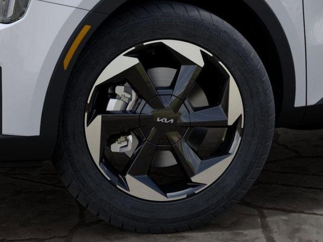 Photo of 2025 Snow White Pearl Kia Sorento Hybrid
