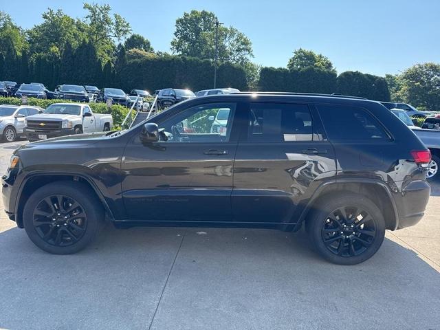 Photo of 2021 Diamond Black Jeep Grand Cherokee