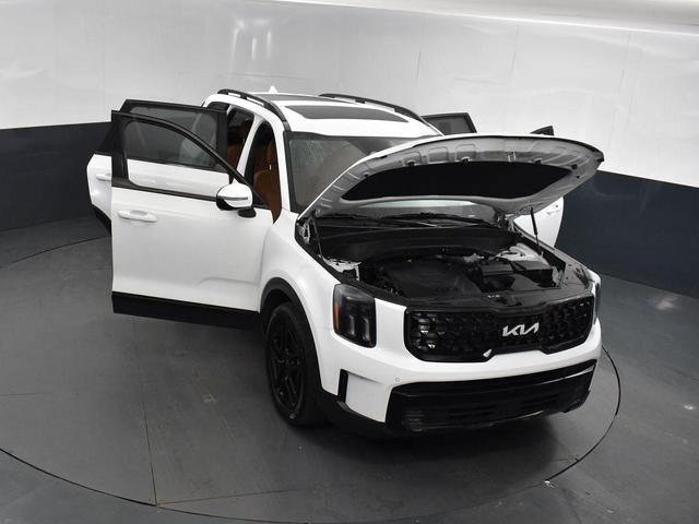 Photo of 2024 Glacial White Pearl Kia Telluride