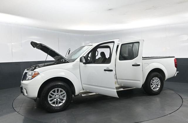 Photo of 2018 Glacier White Nissan Frontier