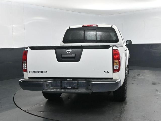 Photo of 2018 Glacier White Nissan Frontier