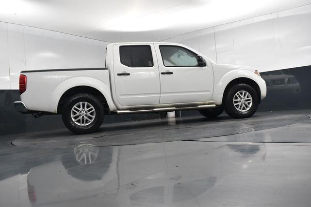 Photo of 2018 Glacier White Nissan Frontier