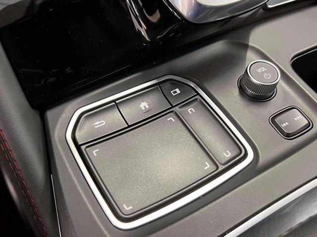 Photo of 2023 Black Acura MDX