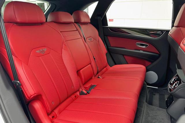 Photo of 2025 Glacier White Bentley Bentayga