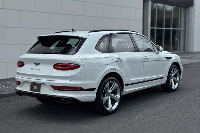 Photo of 2025 Glacier White Bentley Bentayga