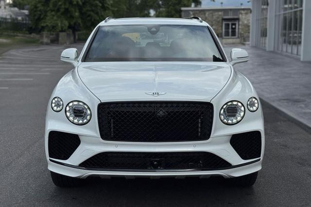 Photo of 2025 Glacier White Bentley Bentayga