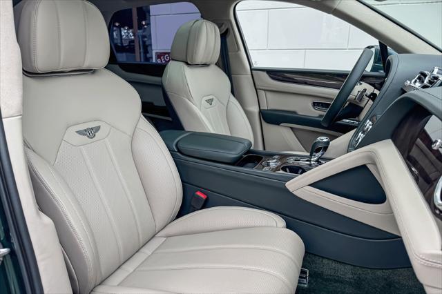 Photo of 2023 Verdant Metallic Bentley Bentayga