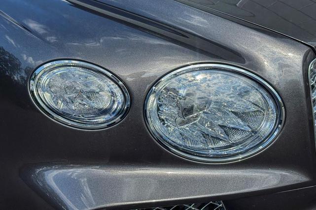 Photo of 2022 Magnetic Metallic Bentley Bentayga