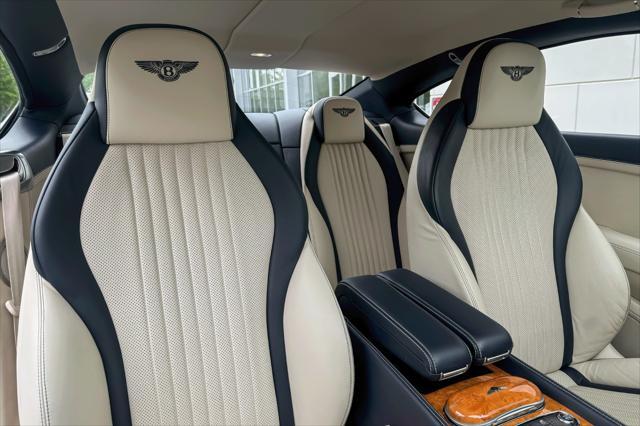Photo of 2017 Dark Sapphire Metallic Bentley Continental GT